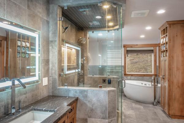 Elite Empire Construction Inc.