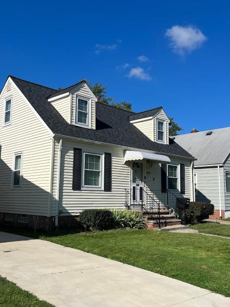 4 Seasons Construction & Roofing