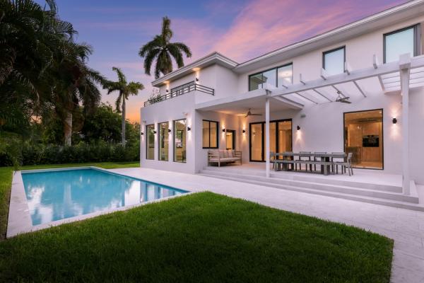 Lusso Design and Build Inc