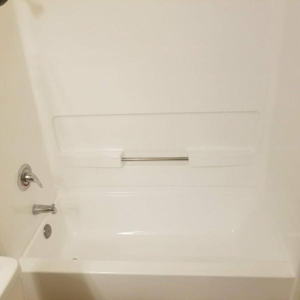 Recoat Tub and Tile Refinishing