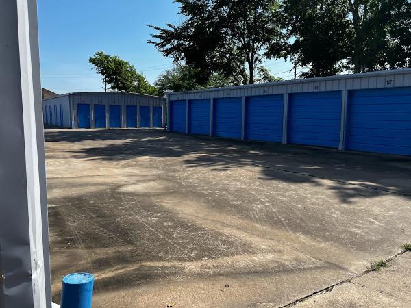 Big Lenny's Storage-Rosenberg