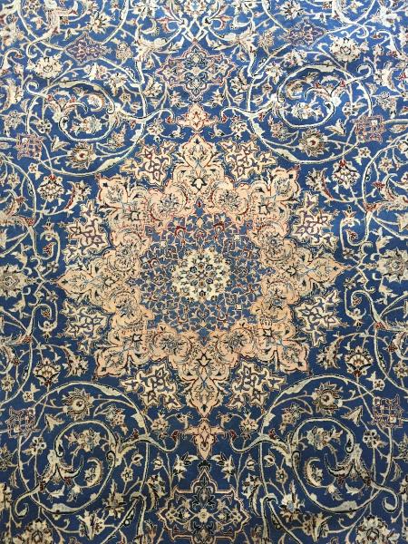 Shiraz Antique Carpets