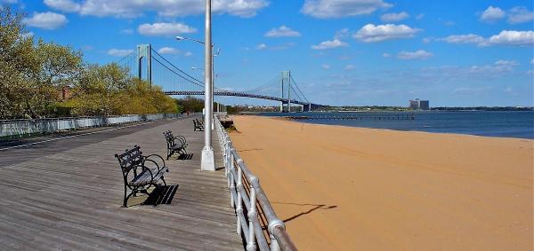 Holly's Staten Island Buzz Realty