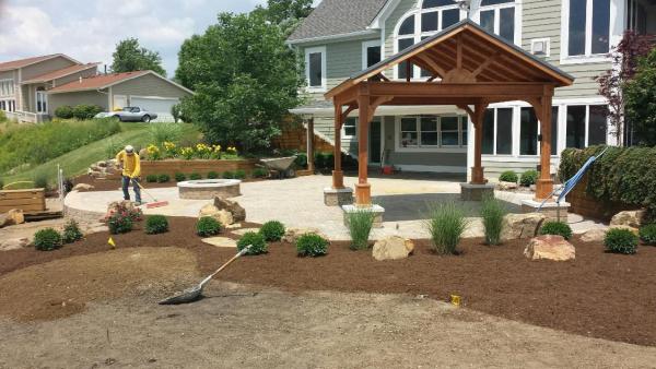 Bee Green Organic & Traditional Lawn & Plant Healthcare