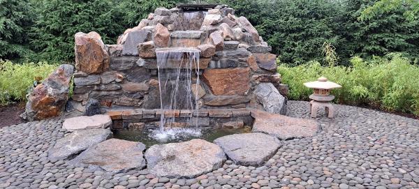 Candide Landscaping & Pond