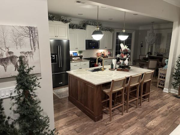 Holmes Floorcovering & Granite
