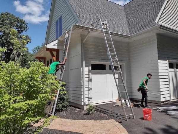 Handi Boyz LLC Gutter Cleaning and Repair- Siding