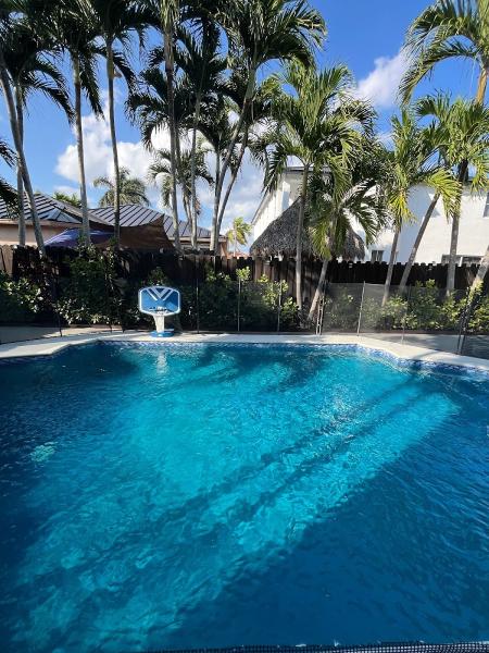 Tropical Oasis Pool & Spa