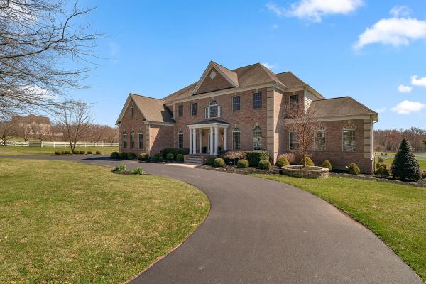 Carla Viviano With Viviano Realty