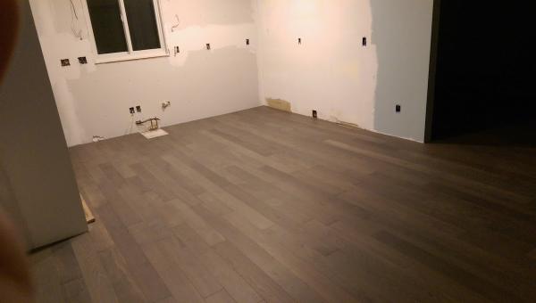 B & R Hardwood & Tile