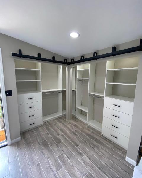 Bella Closets & Cabinets