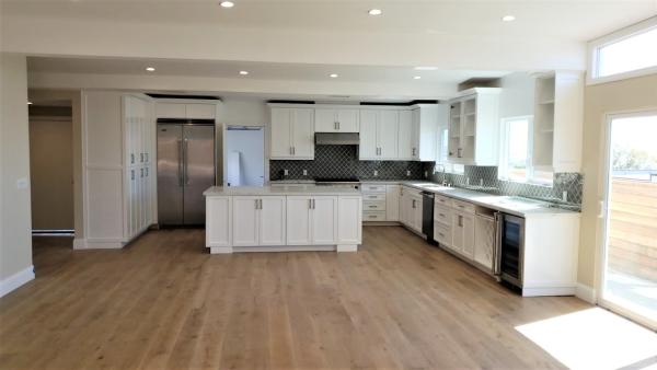 Bella Closets & Cabinets