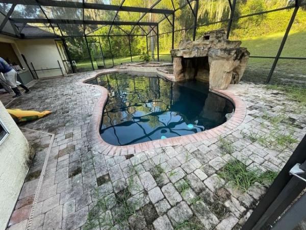 Martinez Cleaning Pros-Roof & Exterior