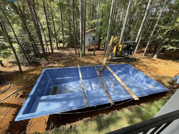 Unique Pools and Spas LLC