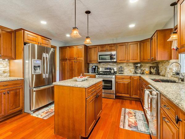Amber Kleck Realtor Keller Williams Realty Elite