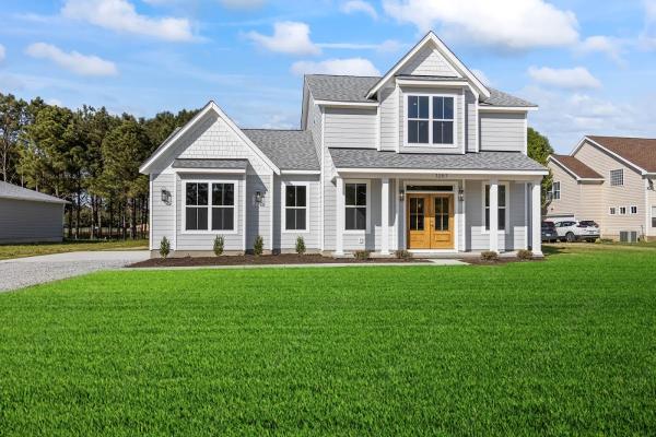 Tiffany Gelzinis Realtor & the Gelzinis Group