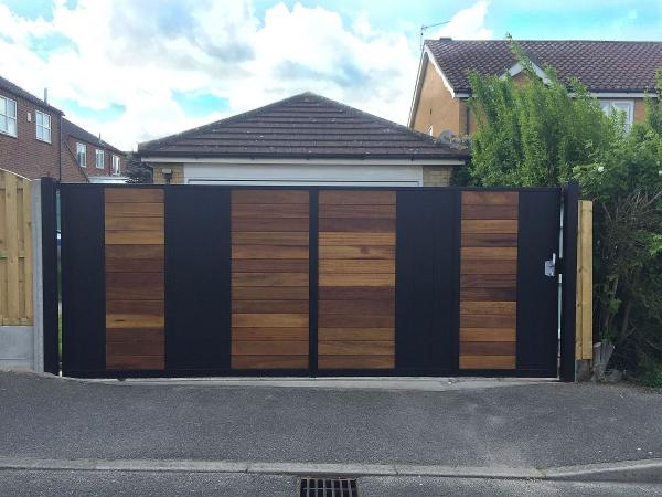 JE Garage Door & Gate