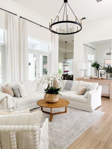 305 Deco Living & Co LLC