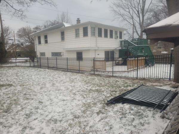 Savannahs Fence Company