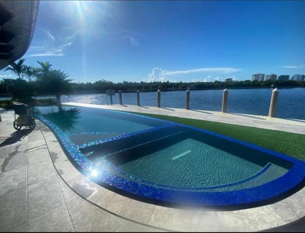 Maxi Pool Services Llc
