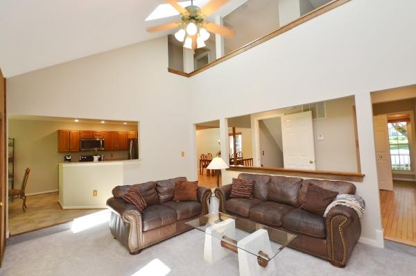 Ariana Gillette Luxury Homes