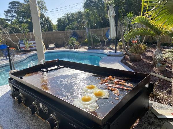 Breezy Pool Care Llc.