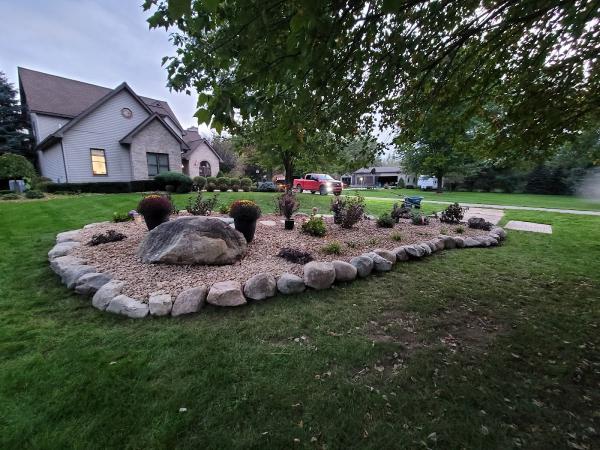 Custom Lawnscaping