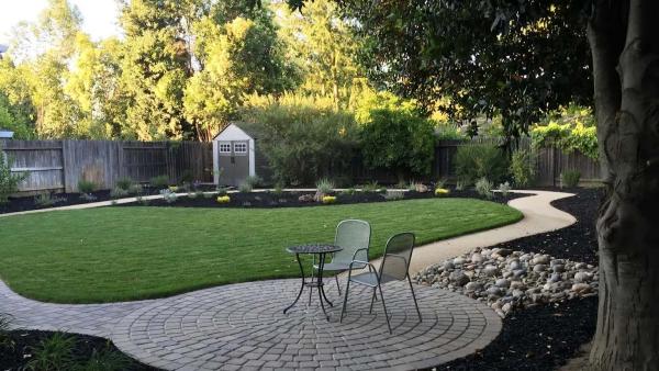 Cutting Edge Pavers & Outdoor Living Spaces