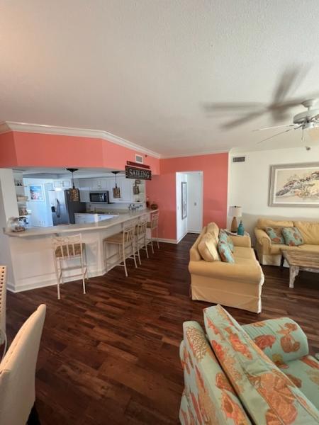 Emerald Coast Paintress