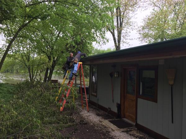 K & M Seamless Gutters