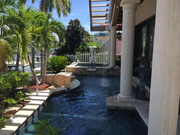 Hollywood Pools and Spas