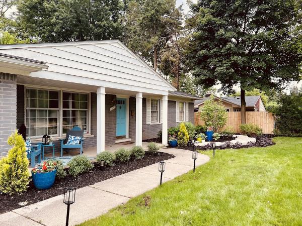 Four Seasons Garden Center & Custom Landscape Services