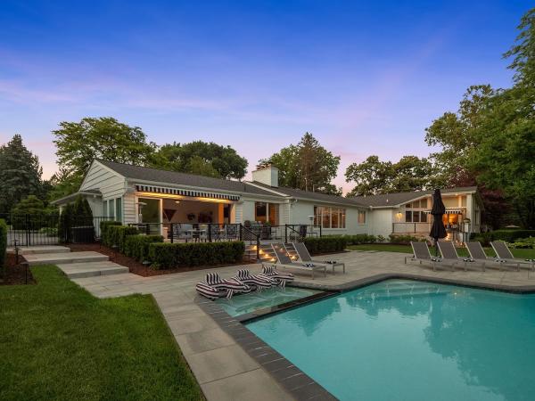 Four Seasons Garden Center & Custom Landscape Services