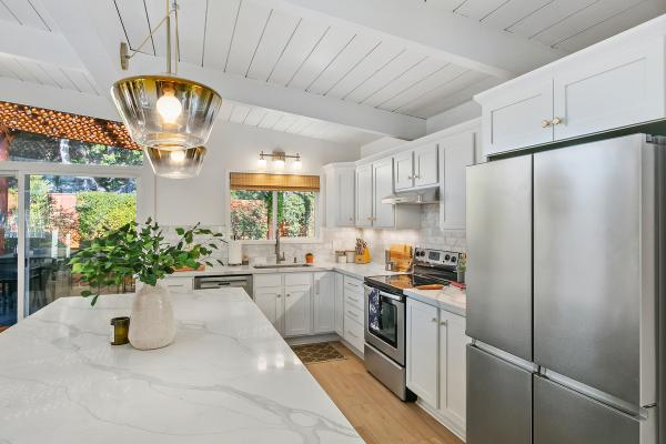 Kitchens Plus