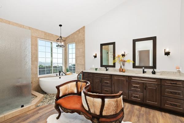 Kitchens Plus