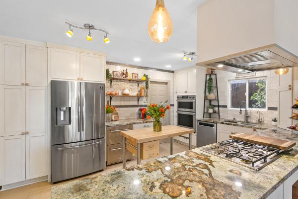 Kitchens Plus