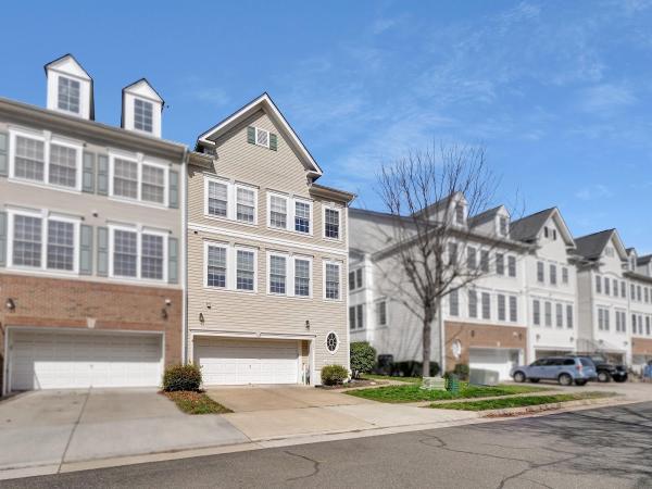 Twenty-Three Homes With Glenn and Gift