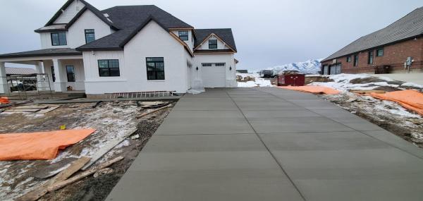 B&J Concrete LLC