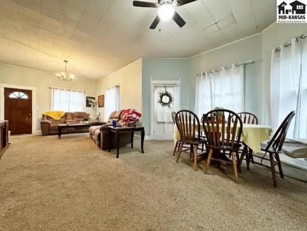 Plaza Astle Realty