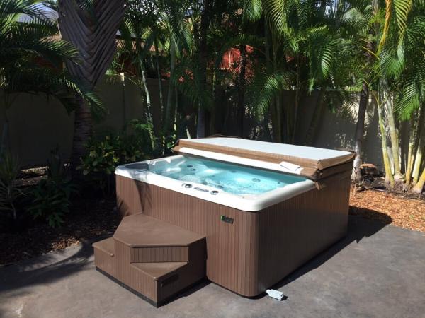 Ohana Pool & Spa
