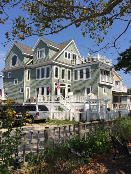 Robert L. Tobin Architect