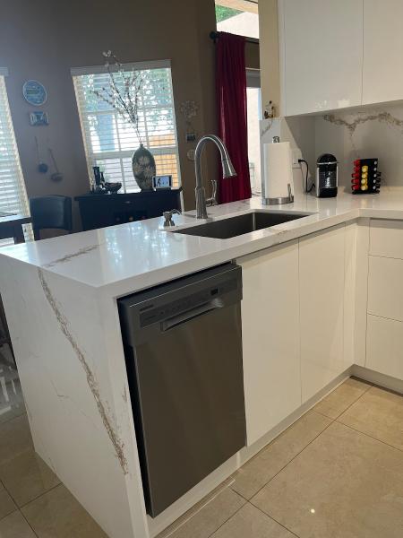Universal Kitchen Center Inc