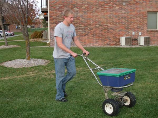 1776 Grounds Maintenance