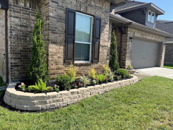 Lucas Lawn and Landscape