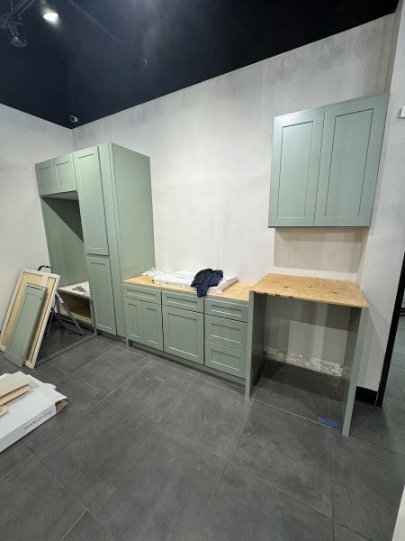 Rok Hardware & Cabinets