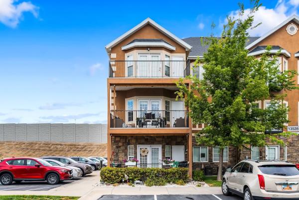 Modern & Main Real Estate
