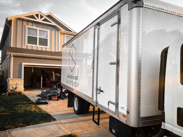La Movida Movers LLC