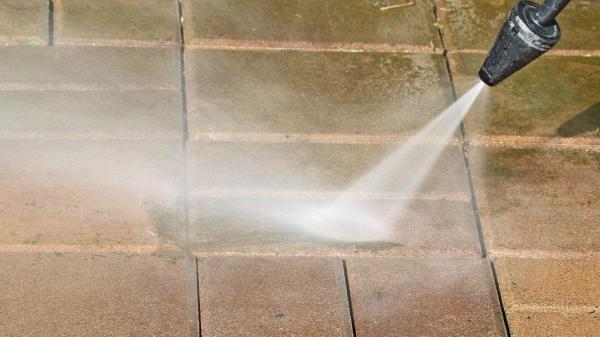 R & M Pressure Washing