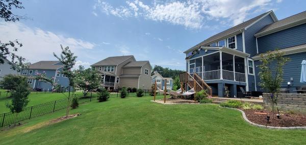 Healthy Leaf Landscaping