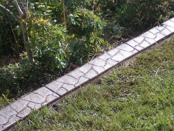 L & B's Concrete Landscape Borders